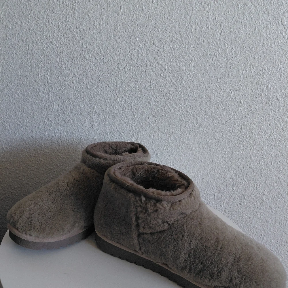 NWOB Steve Madden Cabin Taup Real Fur Upper Faux Fur Lining Booties - Picture 3 of 15
